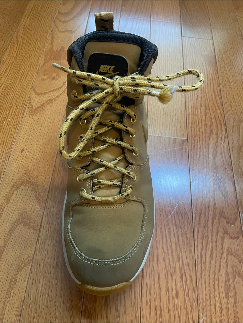 Nike Manoa Leather Boots Size 5Y Kids 37.5
